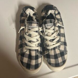 Tommy Bahama slip on shoe. Women’s size 8.